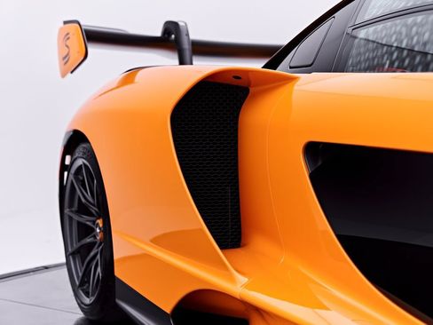 Used 2019 McLaren Senna RWD image 37