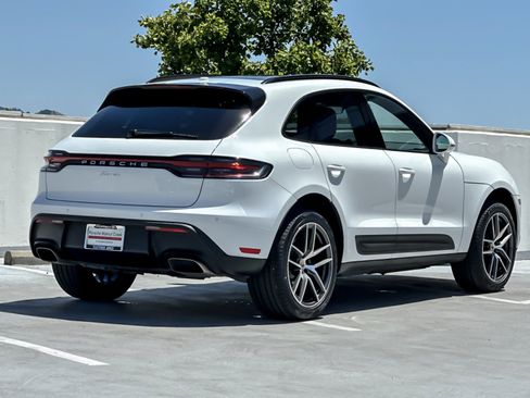 Used 2026 Porsche Macan AWD/4WD image 8