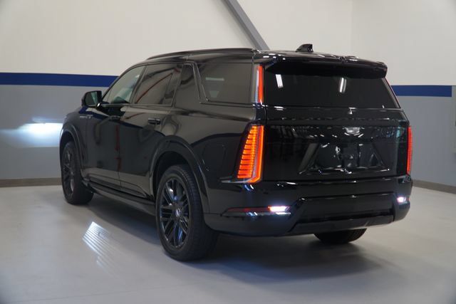 Used 2026 Cadillac Escalade IQL Sport 1 w/ LPO, ONYX Package AWD/4WD image 3