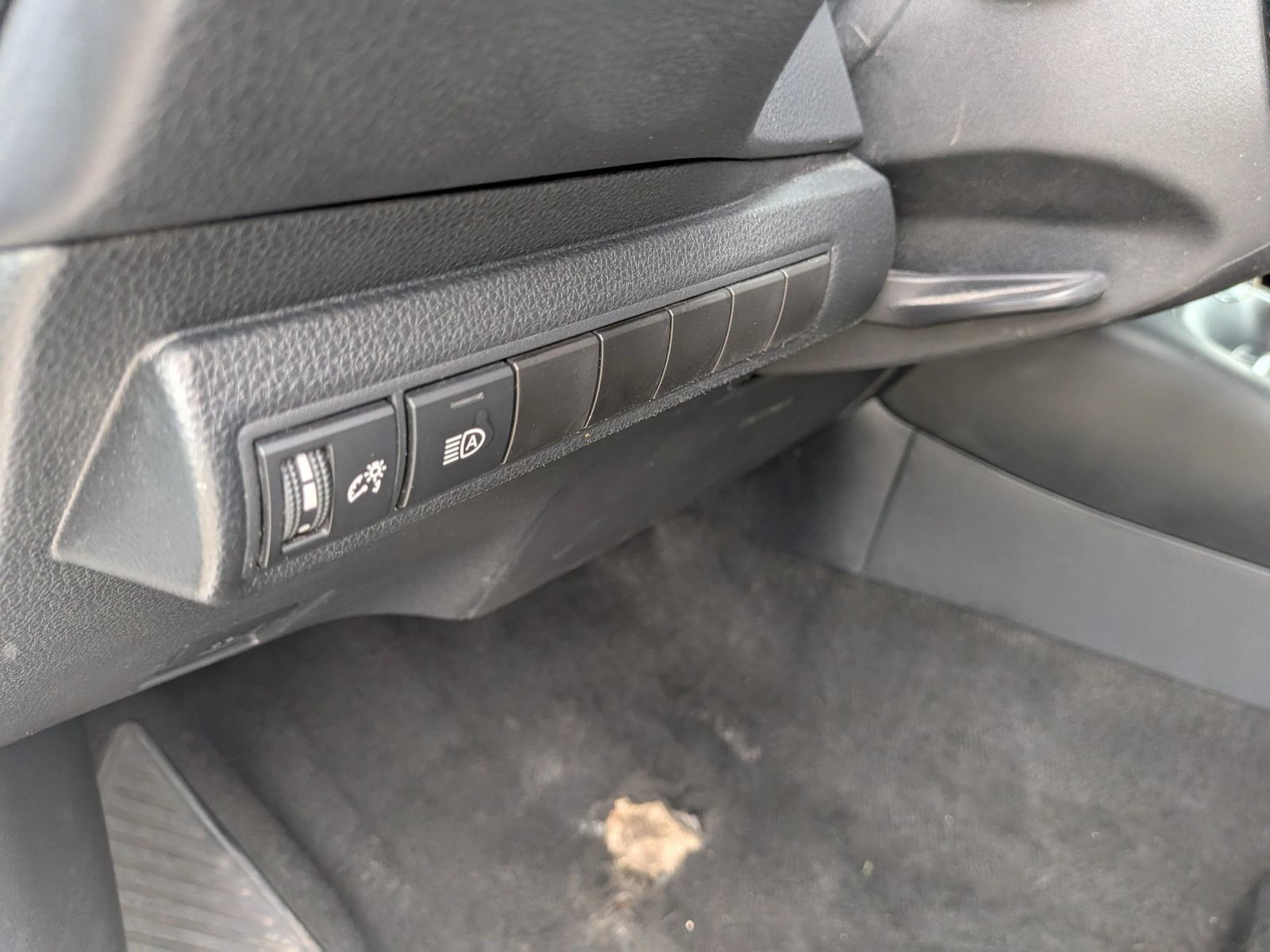 Used 2023 Toyota Corolla LE FWD image 30