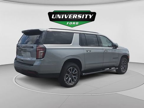 Used 2024 Chevrolet Suburban Z71 w/ Luxury Package AWD/4WD image 3