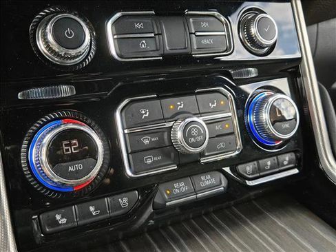 Used 2021 GMC Yukon Denali w/ Denali Premium Package image 15