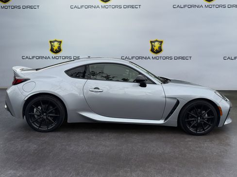 Used 2022 Toyota GR86 Premium w/ ALL Weather Mat Package (TMS) RWD image 6