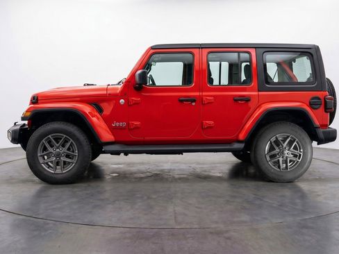 Used 2025 Jeep Wrangler Unlimited Sport AWD/4WD image 11