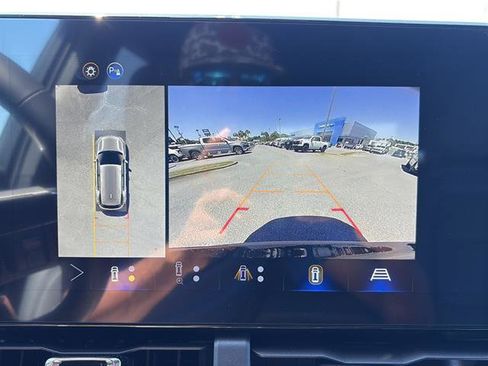 New 2026 Chevrolet Equinox LT w/ Convenience Package II FWD image 23
