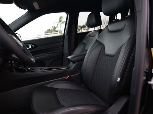 New 2026 Jeep Compass Latitude image 13