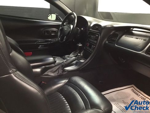 Used 2002 Chevrolet Corvette Coupe w/ Preferred Equipment Group2 image 23