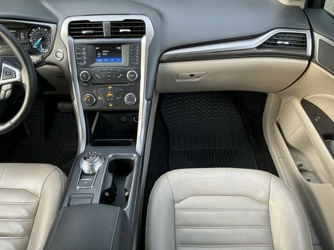Used 2017 Ford Fusion SE image 15