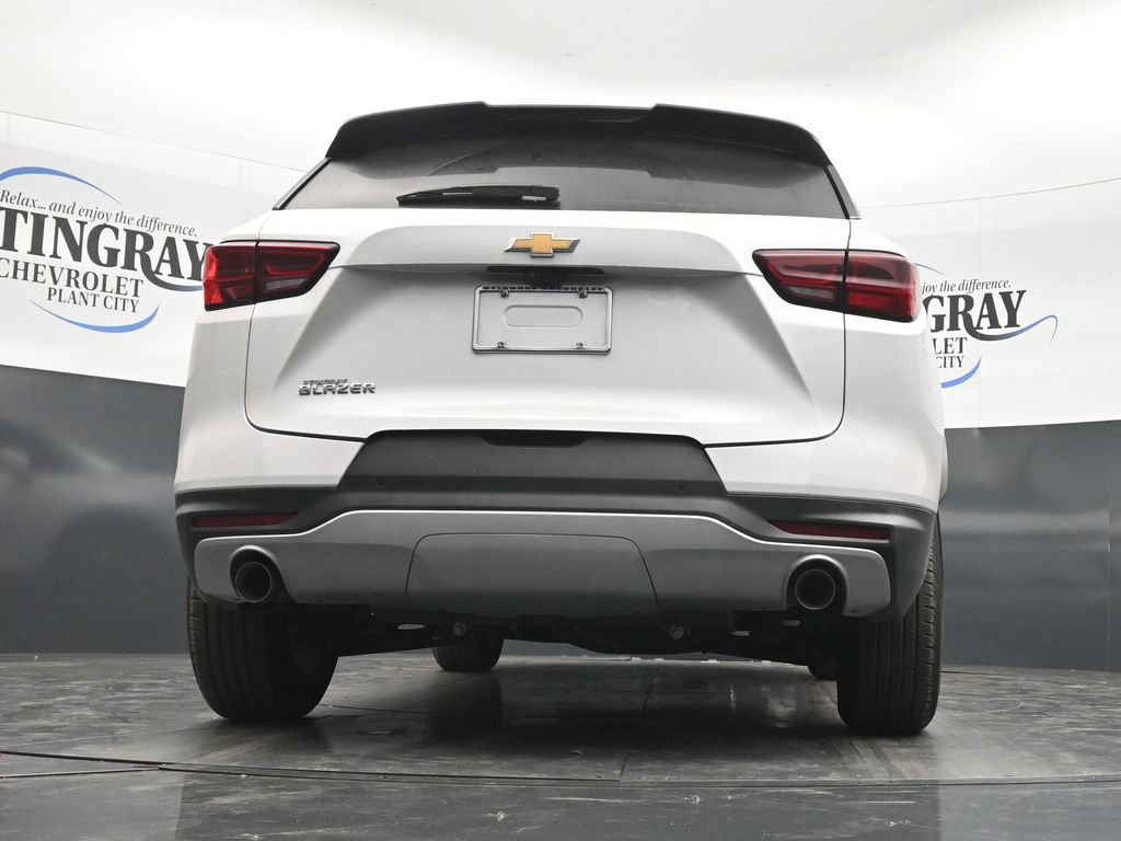 Used 2025 Chevrolet Blazer LT w/ Sound & Technology Package FWD image 31