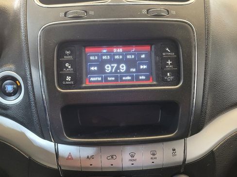 Used 2019 Dodge Journey SE FWD image 25