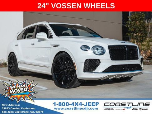 Used 2024 Bentley Bentayga image 1