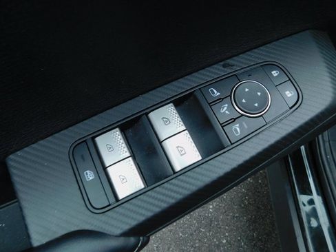 Used 2024 Mitsubishi Outlander SE image 30