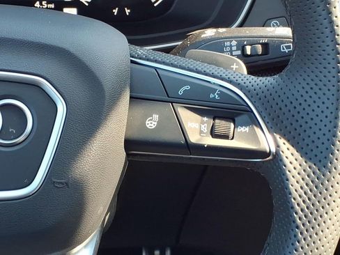 Used 2025 Audi SQ5 Premium Plus w/ Premium Plus Package image 12