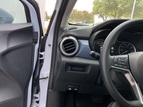 New 2025 Nissan Versa SV w/ Trunk Package image 22