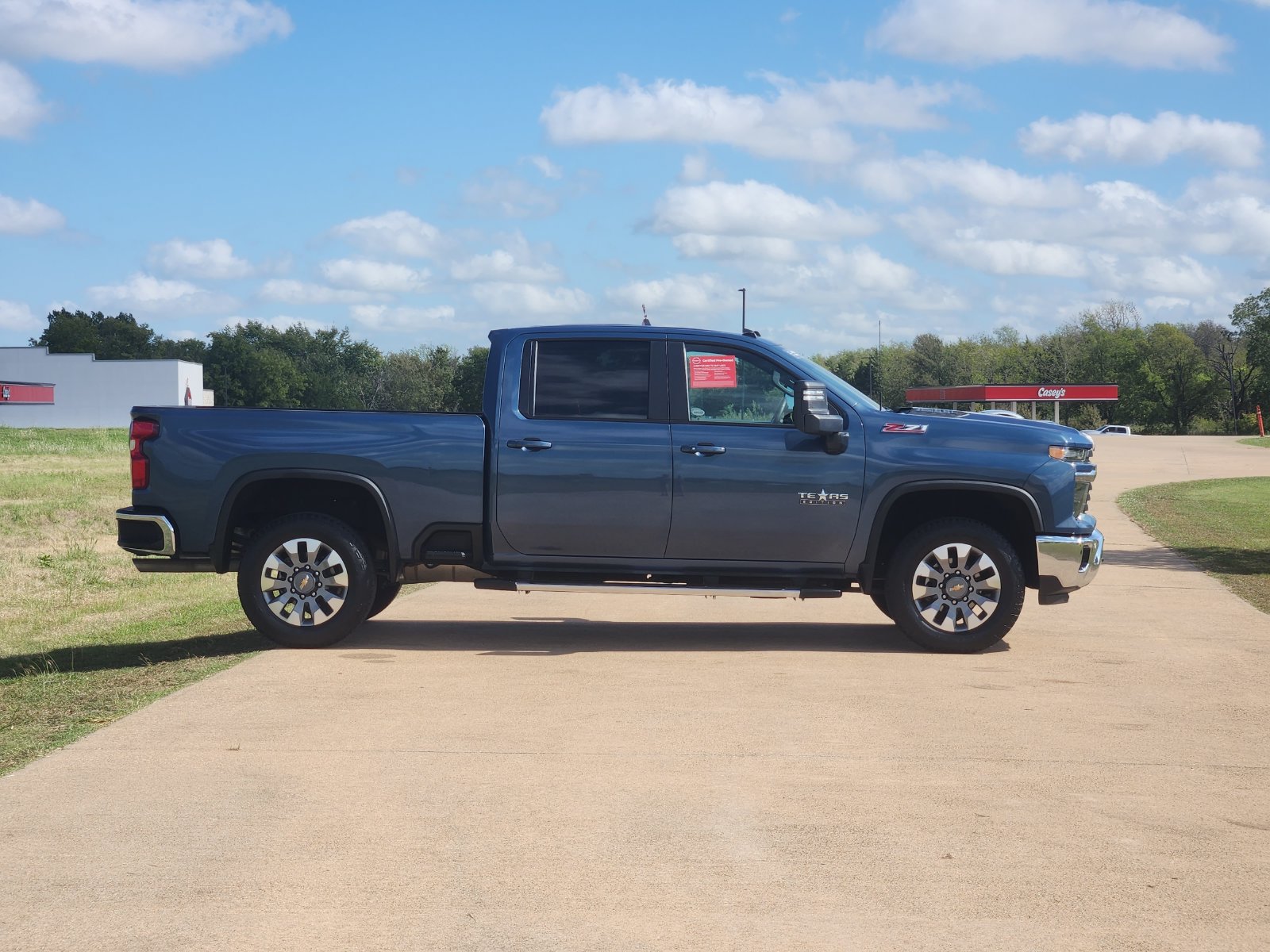 Used 2025 Chevrolet Silverado 2500 LT w/ Texas Edition AWD/4WD image 7