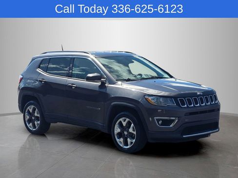 Used 2019 Jeep Compass Limited w/ Safety & Security Group AWD/4WD image 4