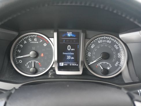 Used 2021 Toyota Tacoma SR5 AWD/4WD image 37