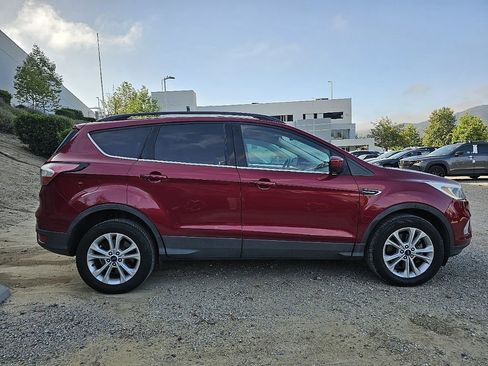 Used 2018 Ford Escape SE image 8