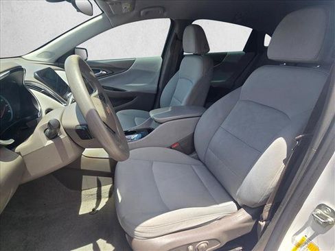 Used 2020 Chevrolet Malibu LT FWD image 13