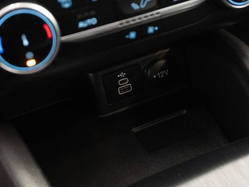 Used 2025 Ford Escape Active AWD/4WD image 17