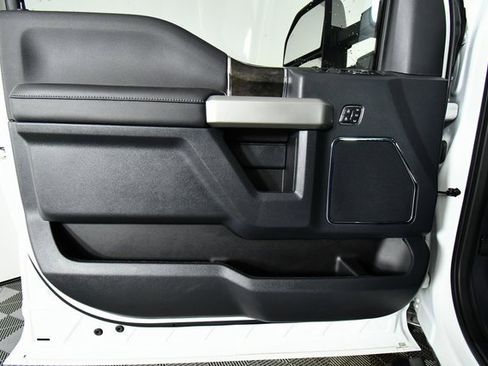 Used 2022 Ford F350 Lariat w/ Lariat Ultimate Package image 21