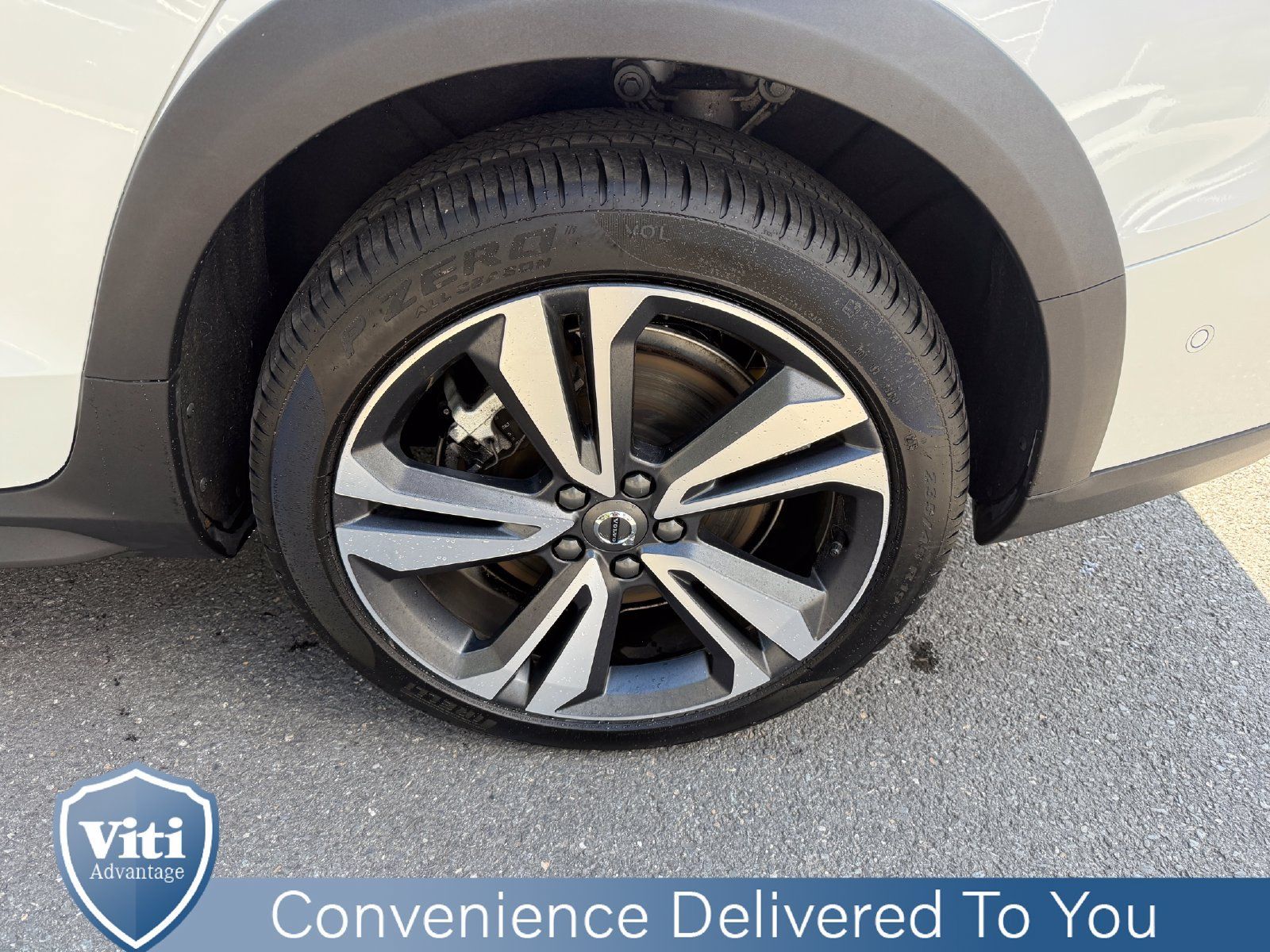 Certified 2025 Volvo V60 B5 Cross Country Plus AWD/4WD image 13