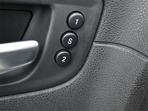 Used 2018 Chrysler 300 Limited w/ Safetytec Plus Group image 21