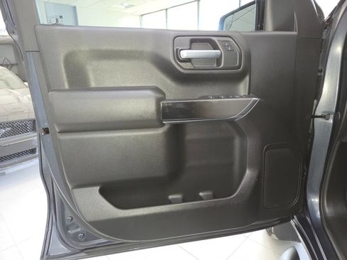 Used 2020 Chevrolet Silverado 1500 Custom Trail Boss w/ Custom Convenience Package AWD/4WD image 19