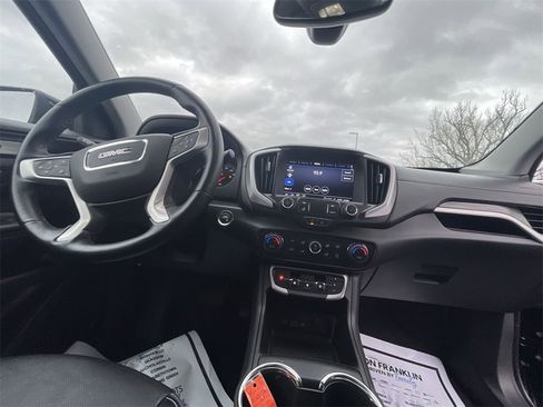 Used 2023 GMC Terrain SLT image 14
