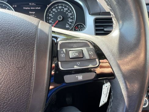 Used 2012 Volkswagen Touareg Sport AWD/4WD image 20