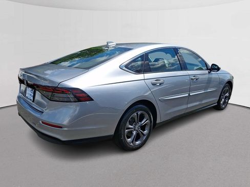 Certified 2023 Honda Accord EX image 11