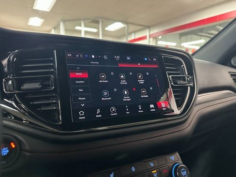 Certified 2025 Dodge Durango GT image 23