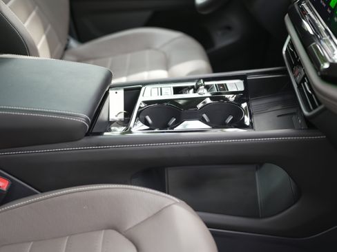 Used 2025 Volkswagen Atlas SEL image 17