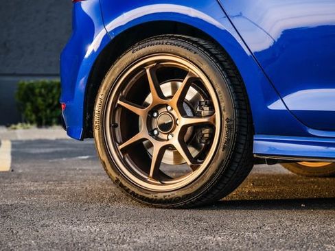 Used 2015 Volkswagen Golf R 4Motion image 41