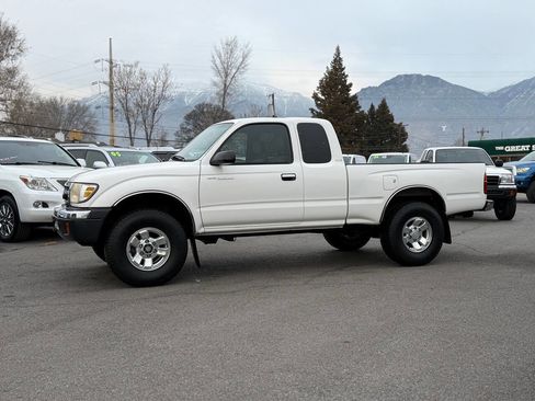 Used 2000 Toyota Tacoma 4x4 Xtracab image 4