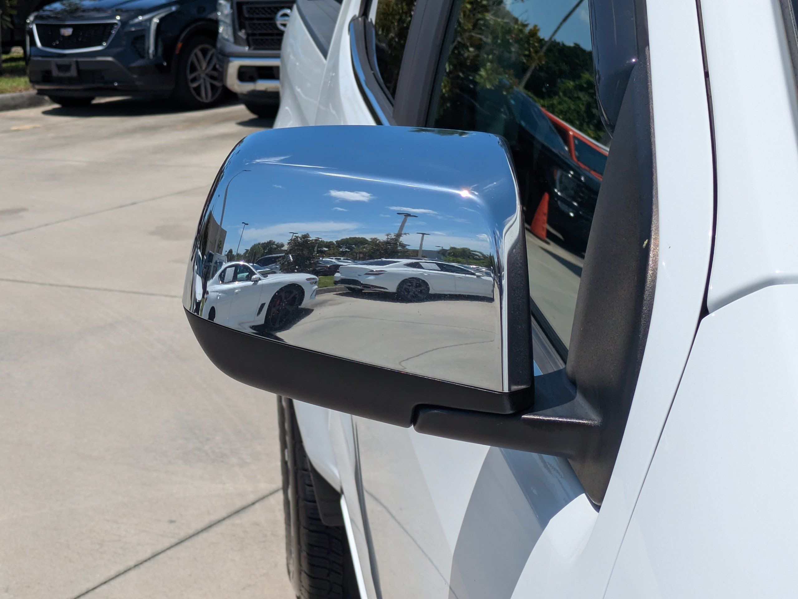 Used 2017 Chevrolet Colorado LT w/ Luxury Package, Chrome RWD image 8