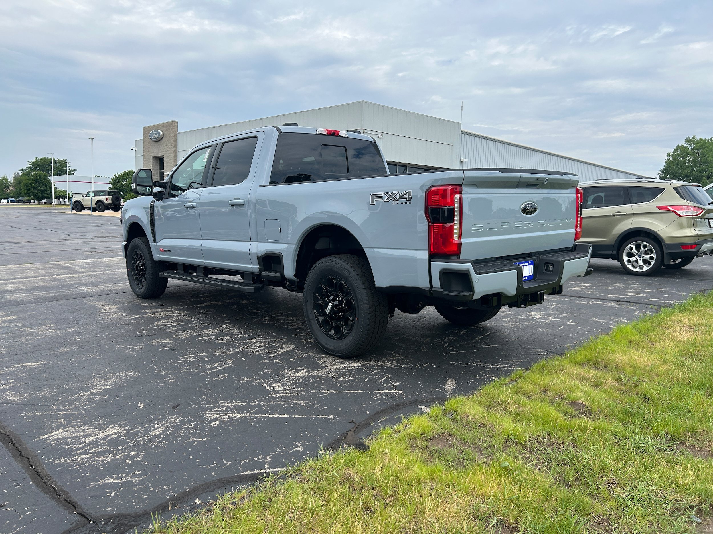 New 2026 Ford F350 Lariat w/ Black Appearance Package AWD/4WD image 6