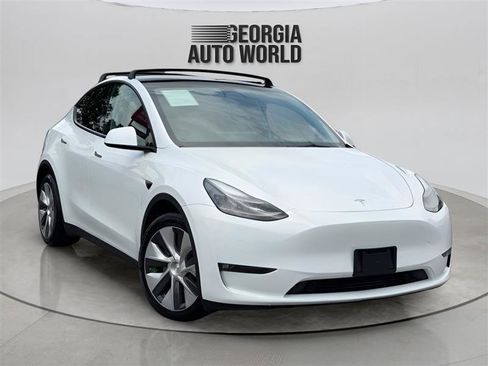 Used 2023 Tesla Model Y Long Range AWD/4WD image 2