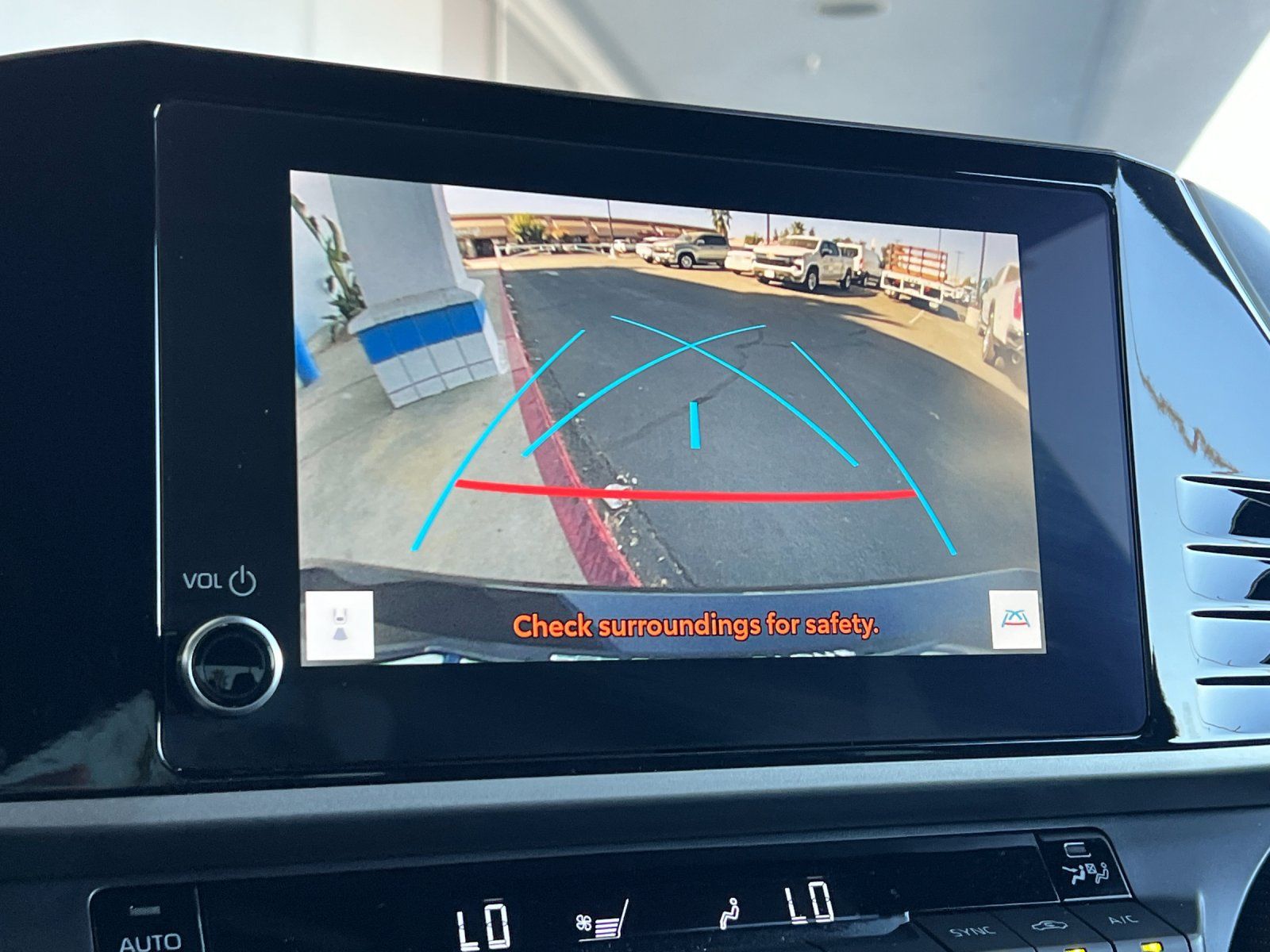 Used 2025 Toyota Camry SE FWD image 18