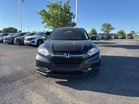 Used 2018 Honda HR-V EX image 2