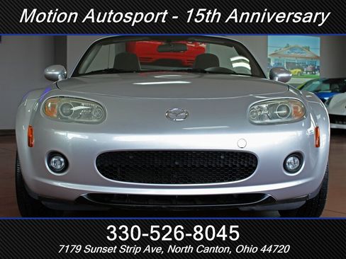 Used 2006 MAZDA MX-5 Miata Sport RWD image 3