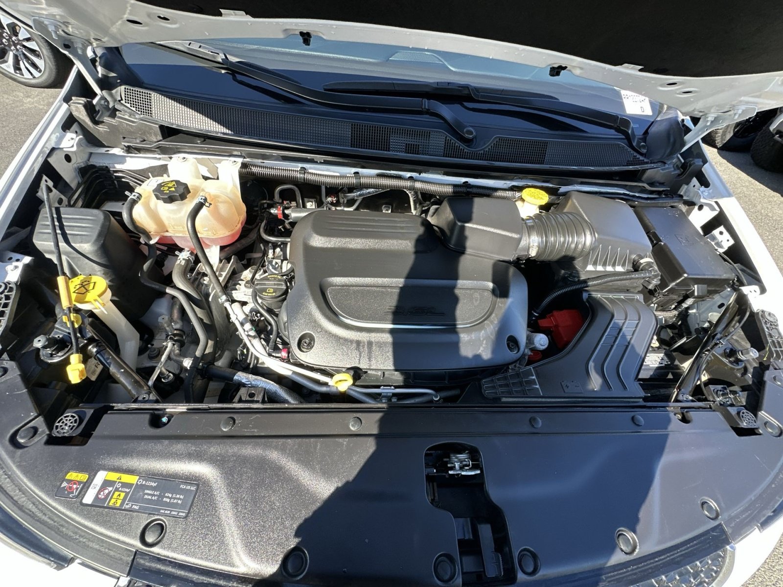 Used 2024 Chrysler Pacifica Limited FWD image 30