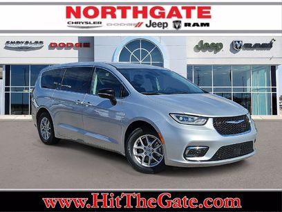 Used 2024 Chrysler Pacifica Touring-L