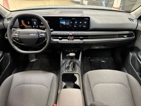 Used 2025 Kia K4 LXS image 32