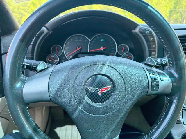 Used 2007 Chevrolet Corvette Coupe w/ Preferred Equipment Group RWD image 16