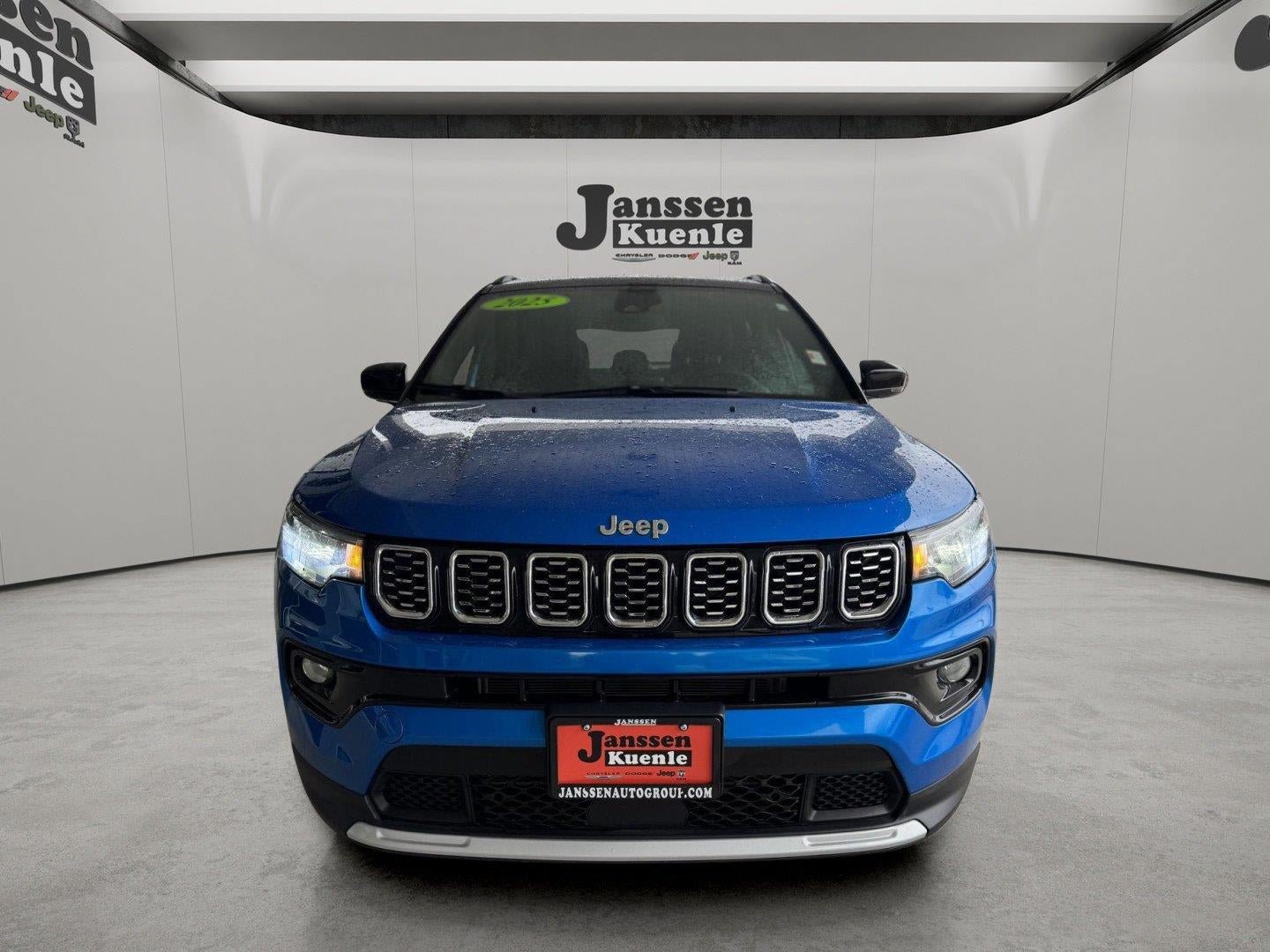 Used 2025 Jeep Compass Limited AWD/4WD image 5
