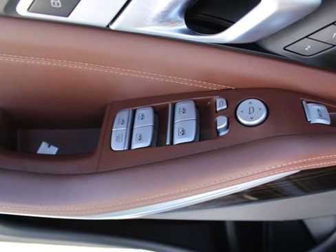 Used 2023 BMW X7 xDrive40i w/ Premium Package image 15