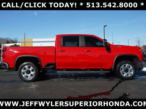 Used 2020 Chevrolet Silverado 2500 LT w/ Convenience Package image 2