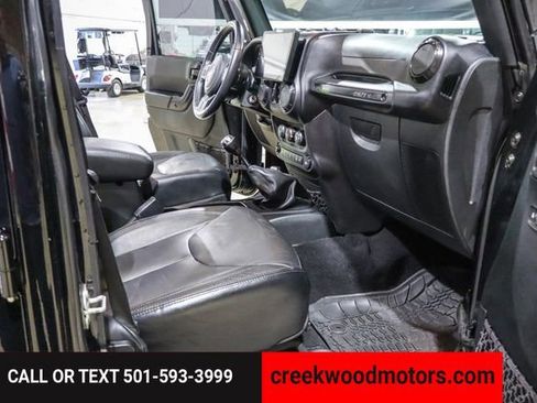 Used 2017 Jeep Wrangler Unlimited Sahara image 12