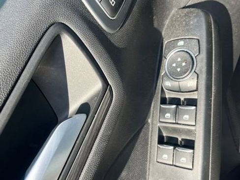 Used 2023 Ford Escape SE w/ PHEV Premium Package FWD image 10